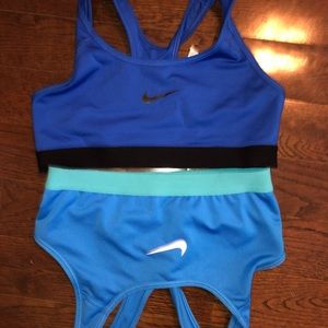 2 SMALL DRI FIT NIKE small sports bras